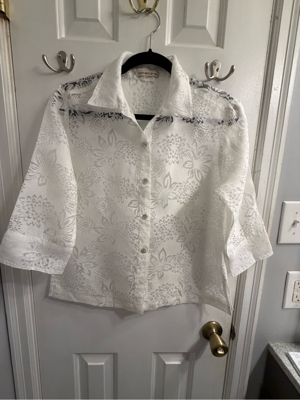 Notations White Floral Jacquard Button-Up Shirt Size Medium